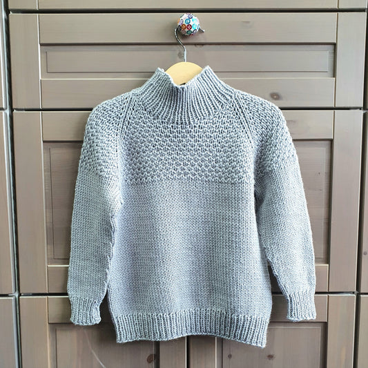 Textured yoke raglan knitted sweater for kids